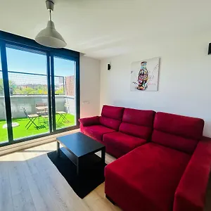 https://apartamento-con-piscina-terraza-jardn-y-netflix.besthotelstoledo.com